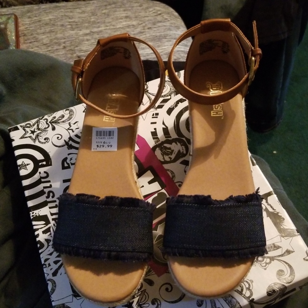 Platform sandals
